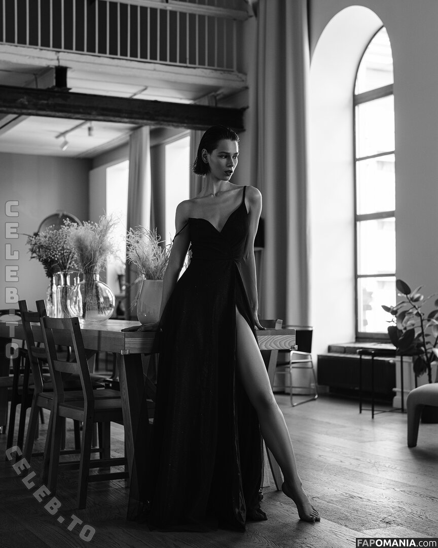 AmberQ / Irina Telicheva / Tasha / https: / irina_tlch Nu OnlyFans  Photo fuitée #308