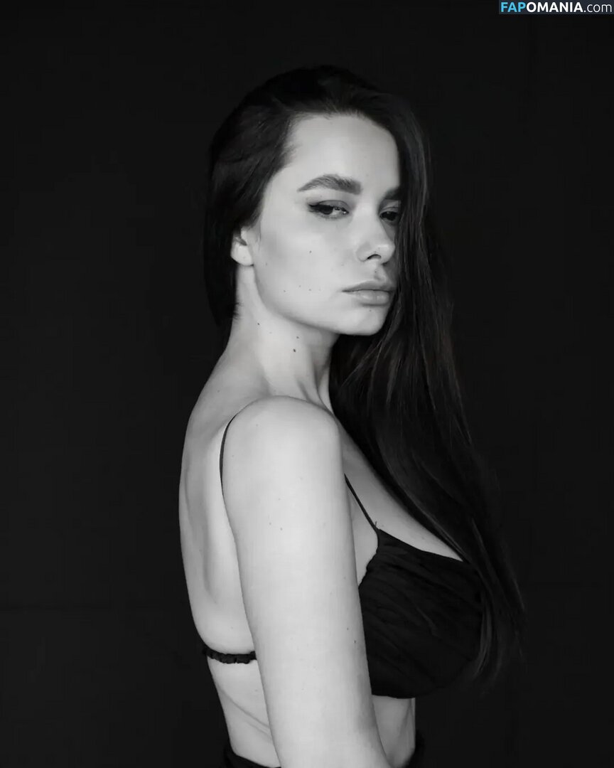 Irina Verina / irinassolo Nu OnlyFans  Photo fuitée #6