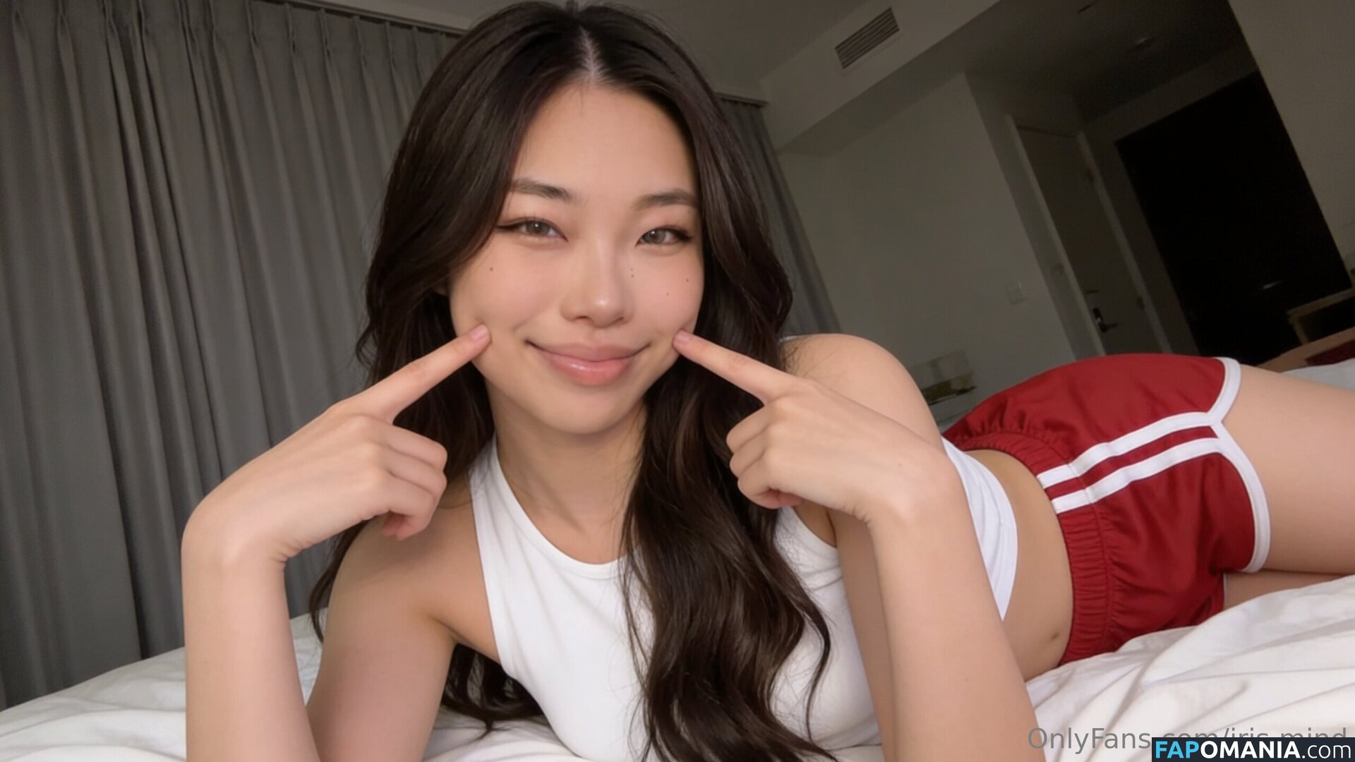 iris.mind / irismindmedia Nu OnlyFans  Photo fuitée #1