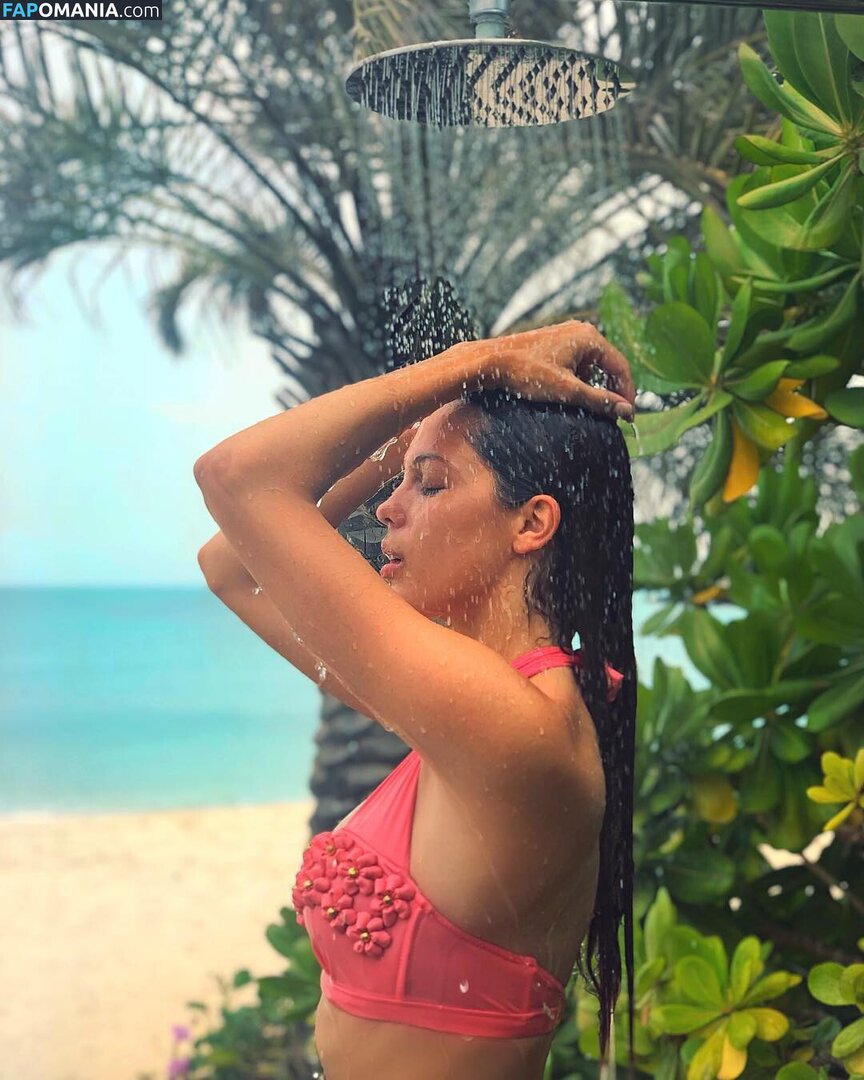 Iris Mittenaere / irismittenaere / summerxiris Nu OnlyFans  Photo fuitée #25