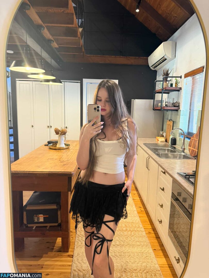Isabella Ardley / isabella.110022 Nu OnlyFans  Photo fuitée #25