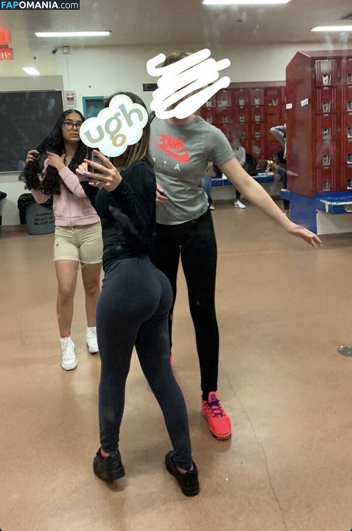 Issaa_j / issaa.j Nu OnlyFans  Photo fuitée #1