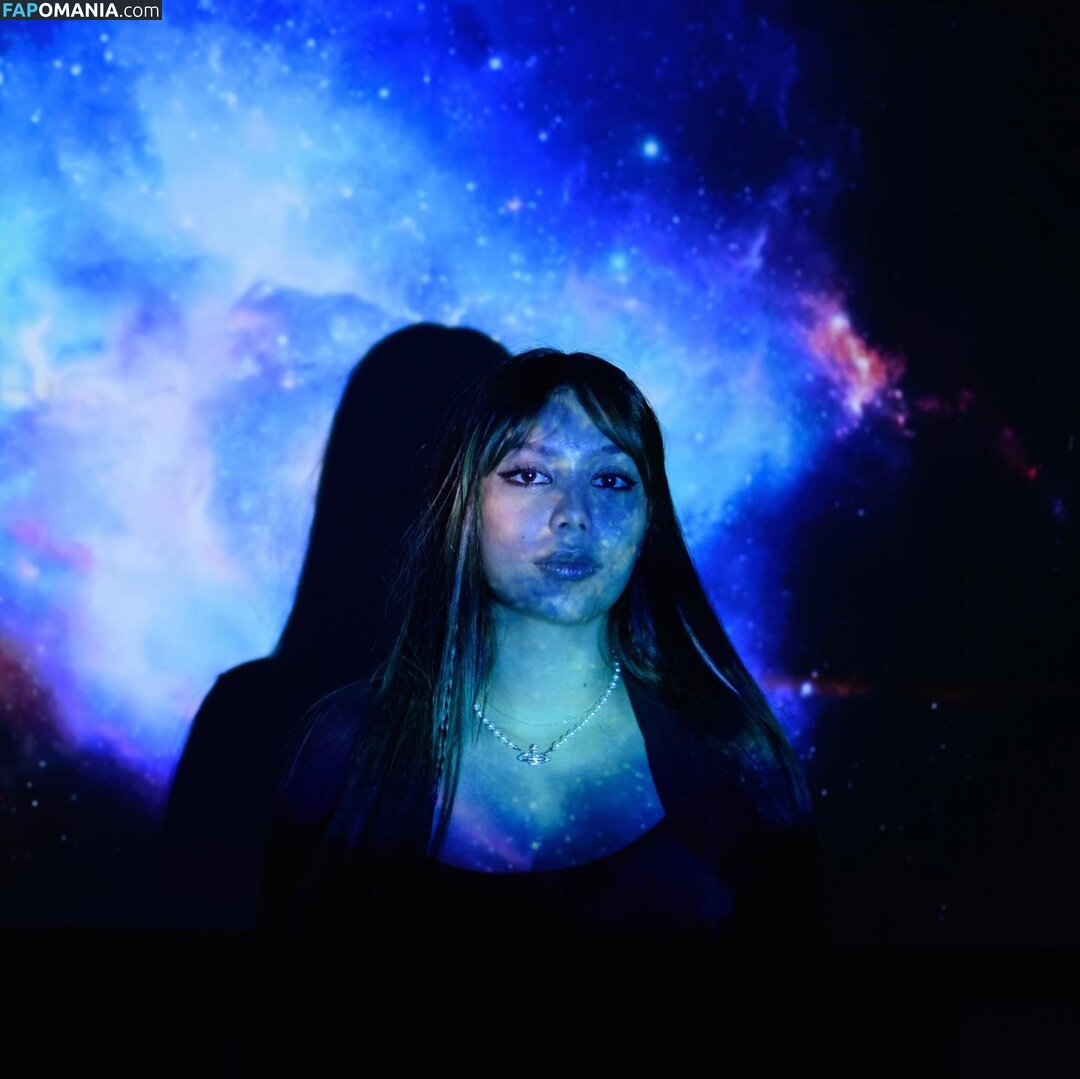 Victoria Vee / itshellovee Nu OnlyFans  Photo fuitée #10