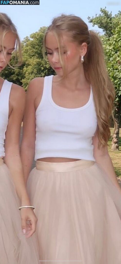 Iza and Elle Nu OnlyFans  Photo fuitée #5