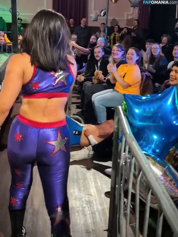 Izzy Moreno  / Izzy Moreno / ItsIzzyMania / itsizzymania Nu OnlyFans  Photo fuitée #7