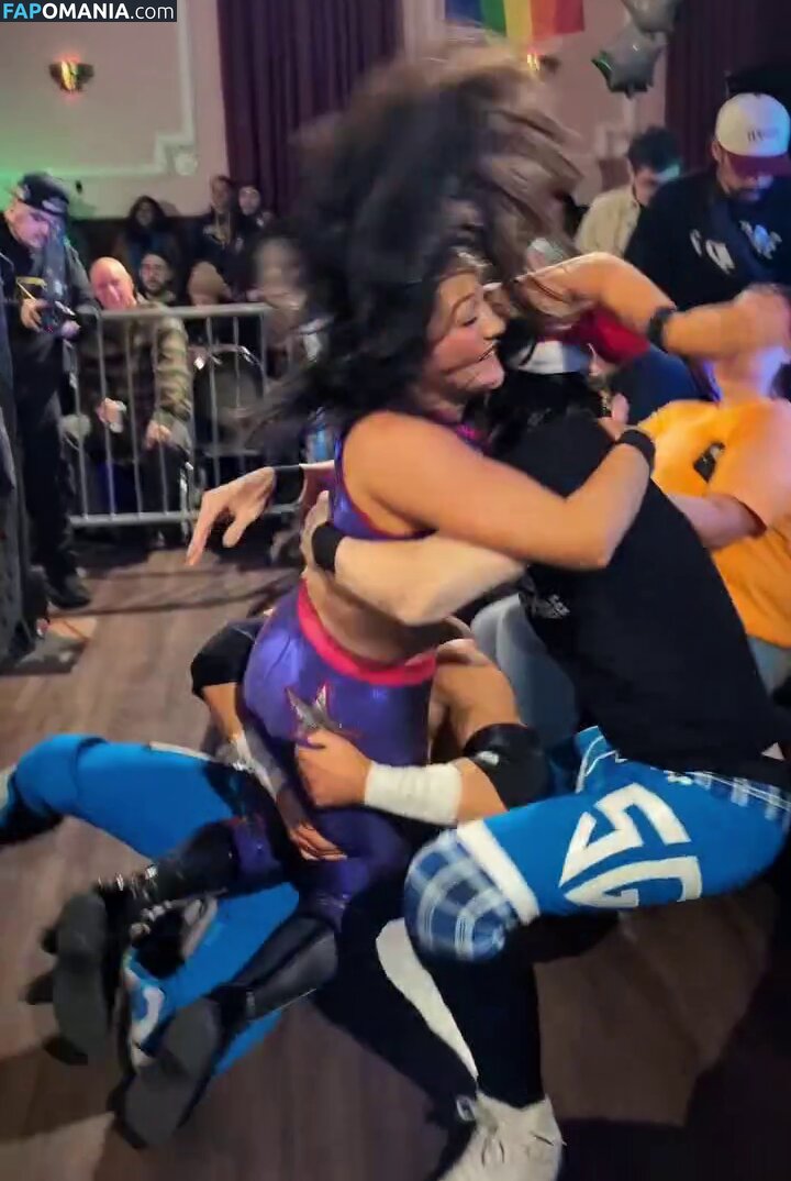 Izzy Moreno  / Izzy Moreno / ItsIzzyMania / itsizzymania Nu OnlyFans  Photo fuitée #12