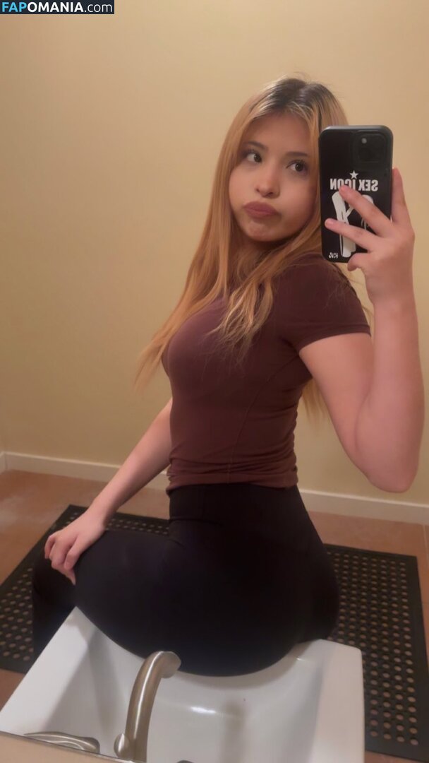 Izzy Rivas / imlizarey / izz1.r Nu OnlyFans  Photo fuitée #6