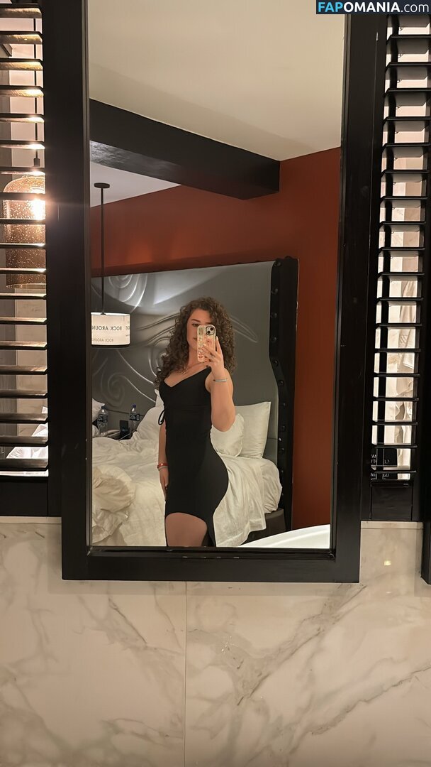 Jacindatravels_ / peachycaro Nu OnlyFans  Photo fuitée #75