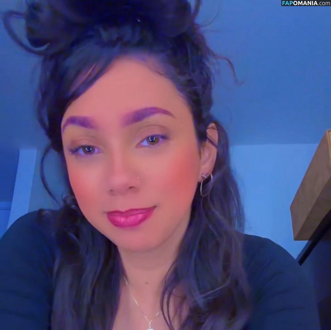 Jazmyn Blaze / jazmynblaze Nu OnlyFans  Photo fuitée #2