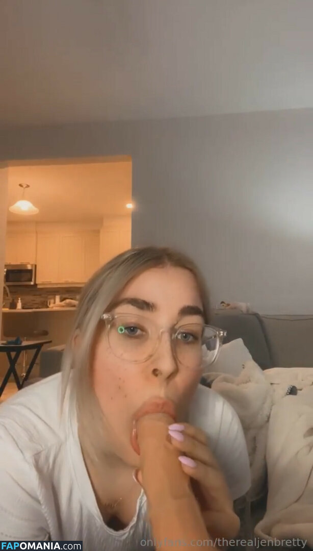 Jen Brett / JenBretty / therealjenbretty Nu OnlyFans  Photo fuitée #228
