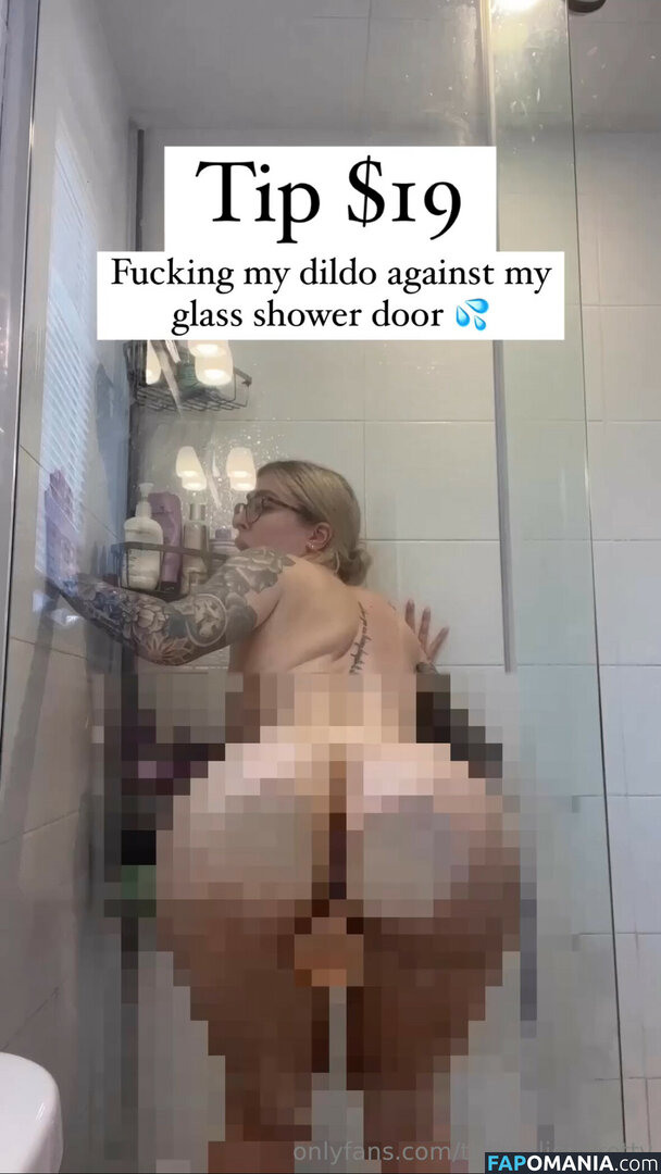 Jen Brett / JenBretty / therealjenbretty Nu OnlyFans  Photo fuitée #769