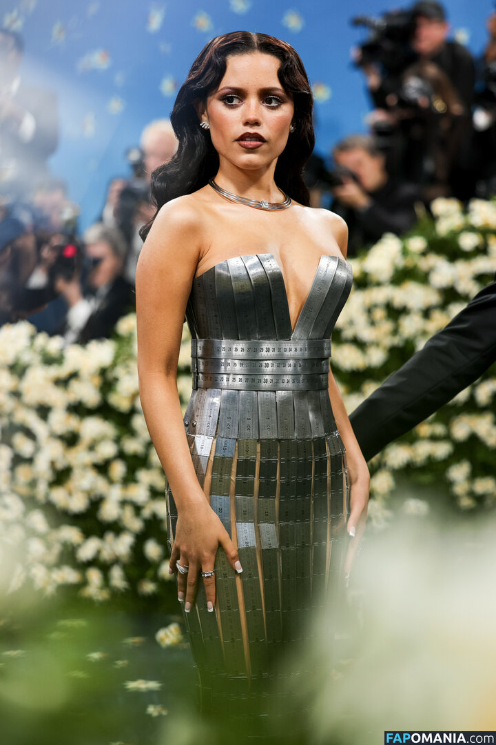 Jenna Ortega / Page / jennaortega Nu OnlyFans  Photo fuitée #1582