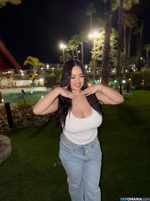 Jennifer Vang / jennifervang_ Nu OnlyFans  Photo fuitée #1