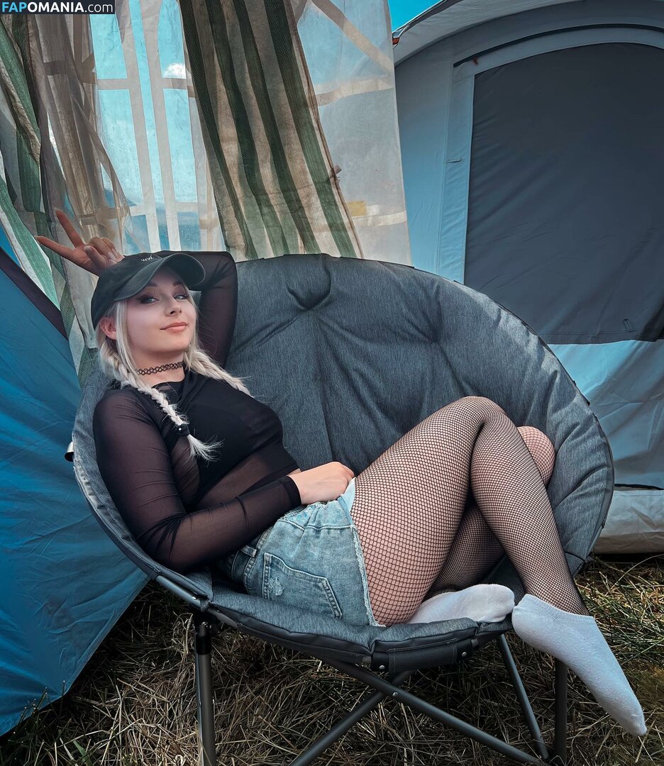 JenNyan / jen.nyan / xjennyan Nu OnlyFans  Photo fuitée #1