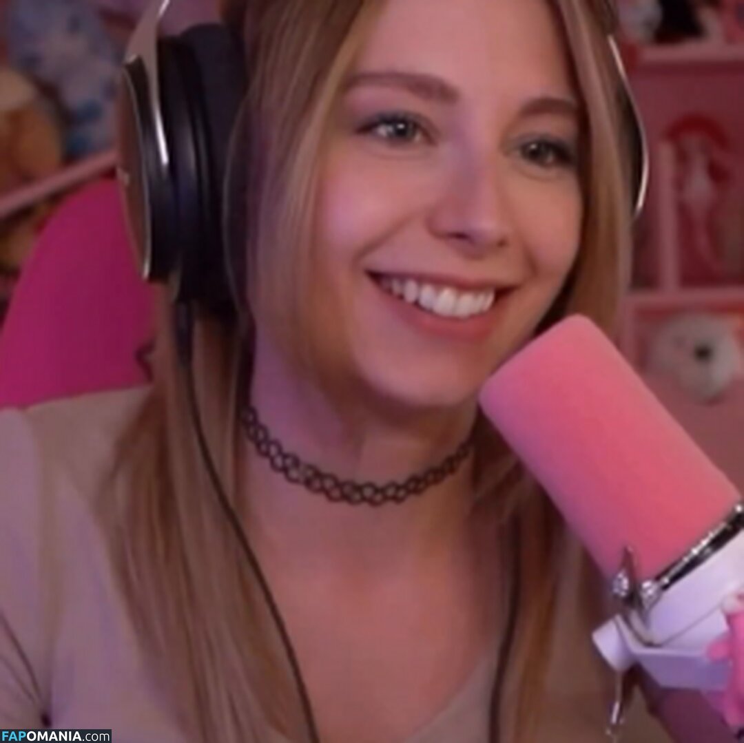 JenNyan / jen.nyan / xjennyan Nu OnlyFans  Photo fuitée #270