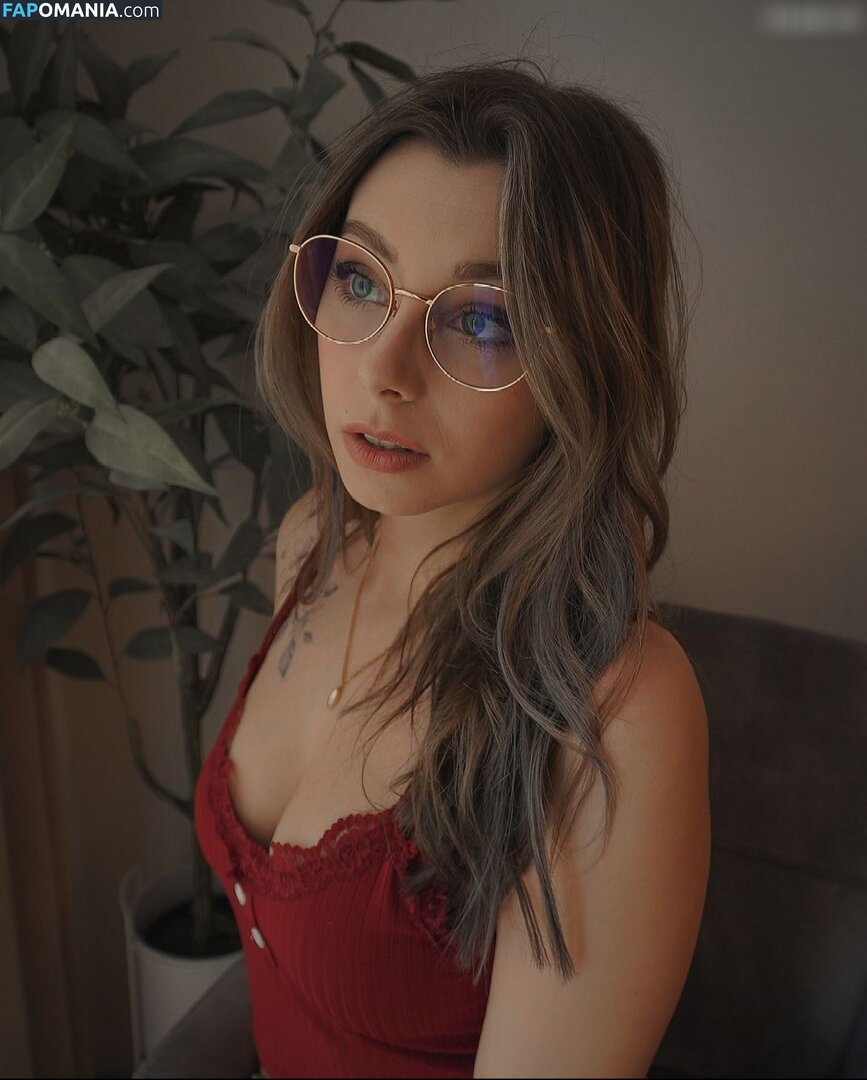 JenNyan / jen.nyan / xjennyan Nu OnlyFans  Photo fuitée #299