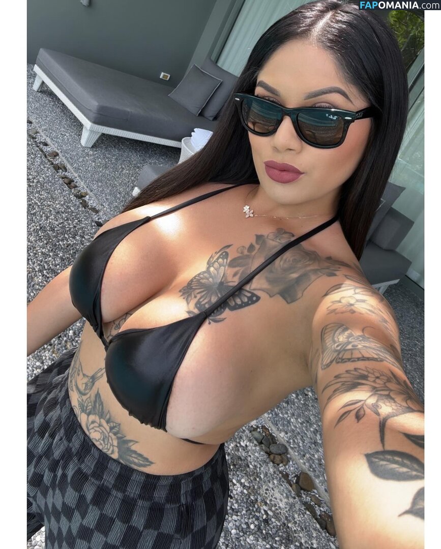 Jessica Elliott / Jessica Estrada / https: / jesslilyelliott / pinky_von_tease / pinkyvont Nu OnlyFans  Photo fuitée #3