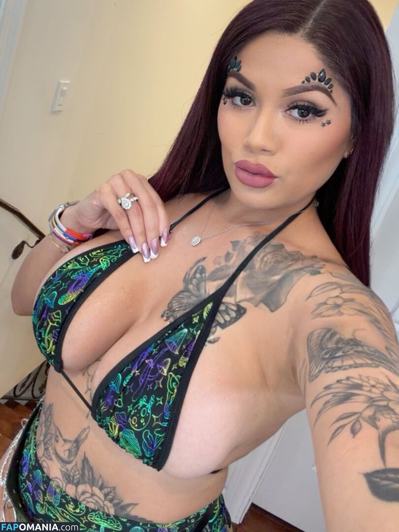 Jessica Elliott / Jessica Estrada / https: / jesslilyelliott / pinky_von_tease / pinkyvont Nu OnlyFans  Photo fuitée #10