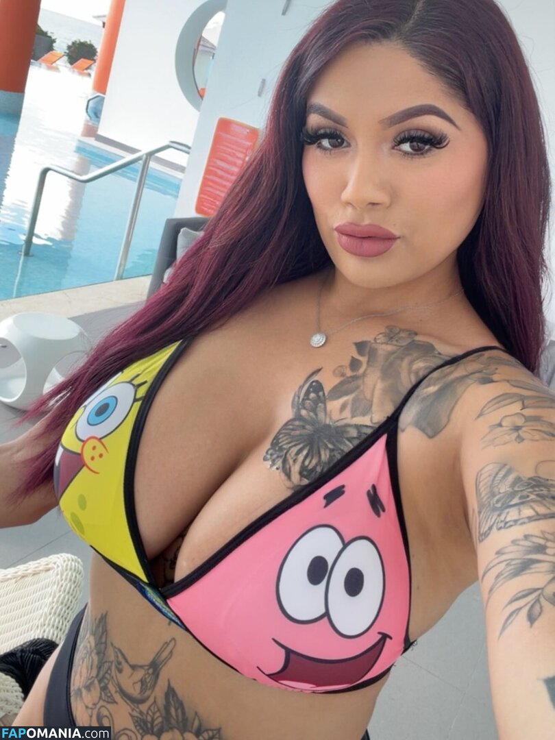 Jessica Elliott / Jessica Estrada / https: / jesslilyelliott / pinky_von_tease / pinkyvont Nu OnlyFans  Photo fuitée #11