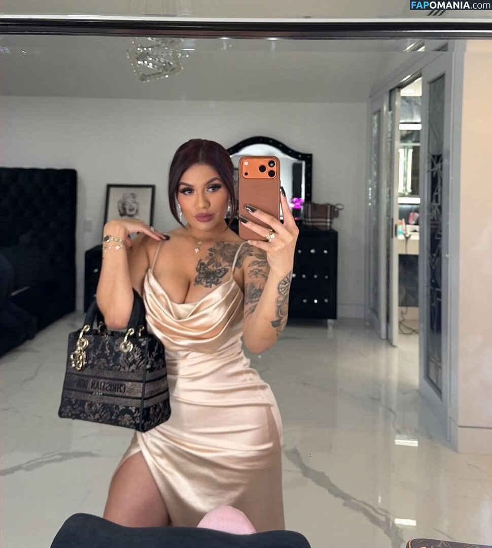 Jessica Elliott / Jessica Estrada / https: / jesslilyelliott / pinky_von_tease / pinkyvont Nu OnlyFans  Photo fuitée #12
