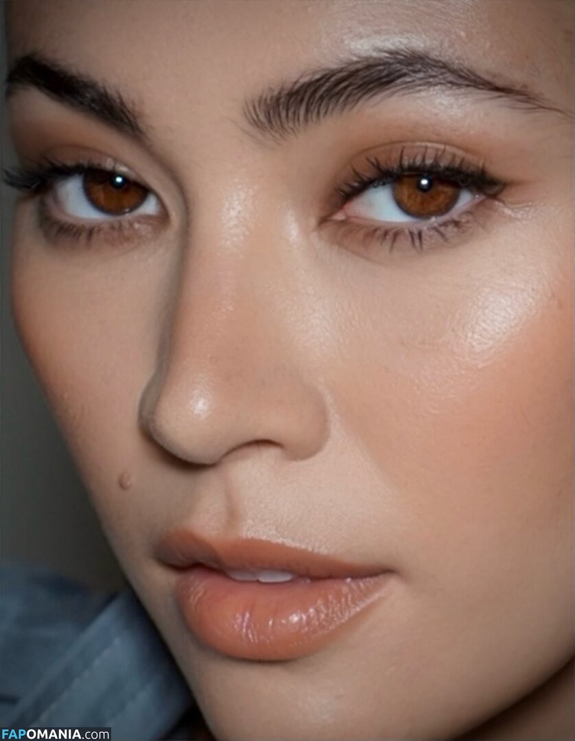 Jessica Yu Li Henwick / jhenwick Nu OnlyFans  Photo fuitée #24