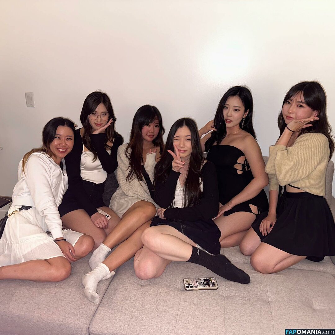 AGirlAndAGame / Jessica / h.yojeong / jessicahkim / jessicanigri Nu OnlyFans  Photo fuitée #7