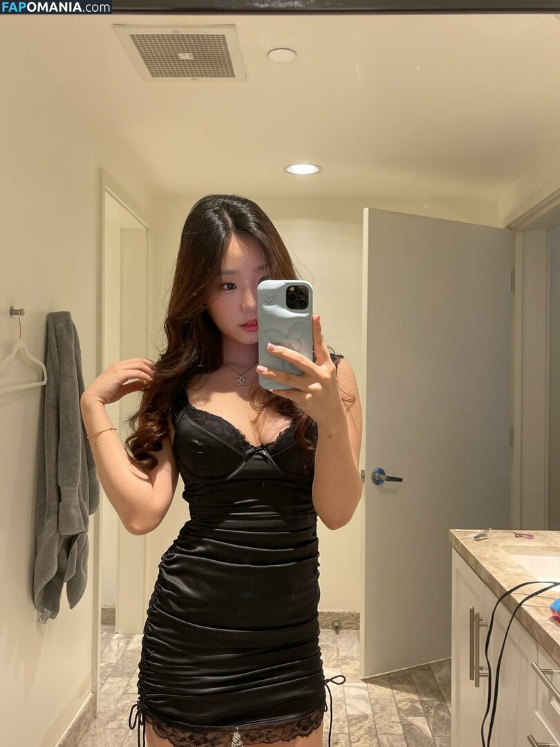 AGirlAndAGame / Jessica / h.yojeong / jessicahkim / jessicanigri Nu OnlyFans  Photo fuitée #186