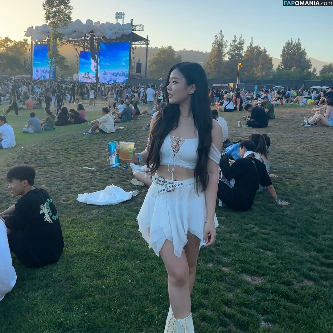 AGirlAndAGame / Jessica / h.yojeong / jessicahkim / jessicanigri Nu OnlyFans  Photo fuitée #191