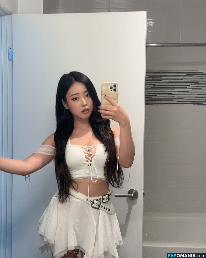 AGirlAndAGame / Jessica / h.yojeong / jessicahkim / jessicanigri Nu OnlyFans  Photo fuitée #194