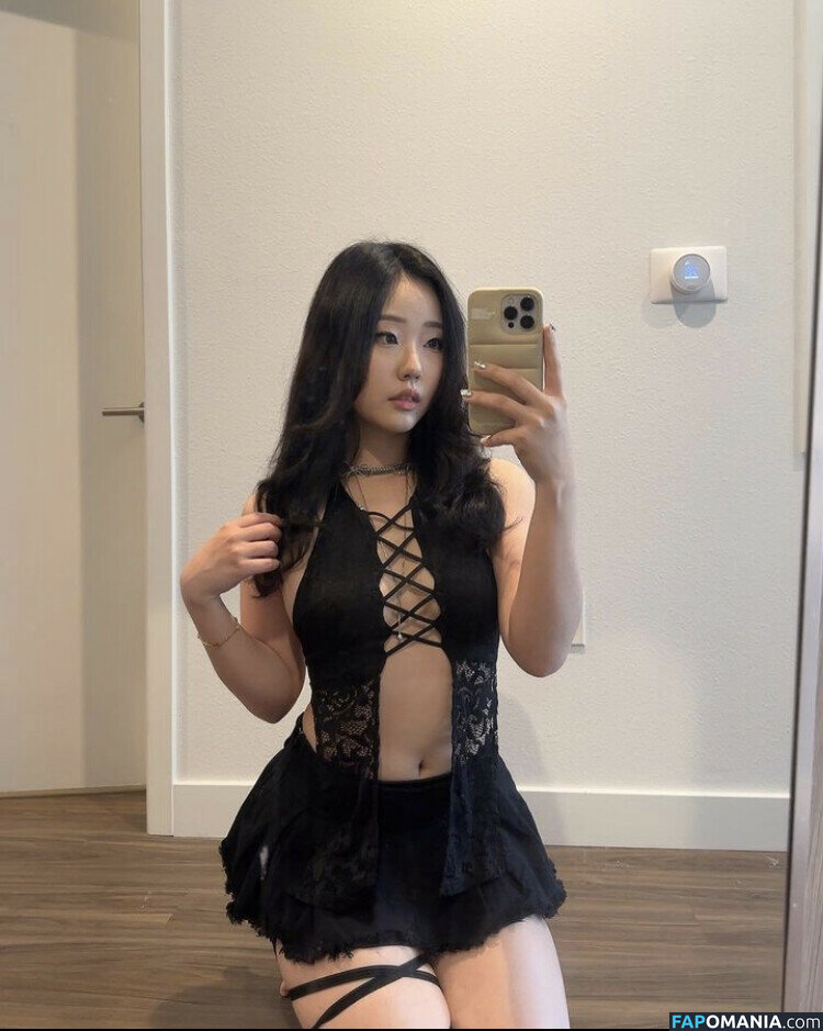 AGirlAndAGame / Jessica / h.yojeong / jessicahkim / jessicanigri Nu OnlyFans  Photo fuitée #214