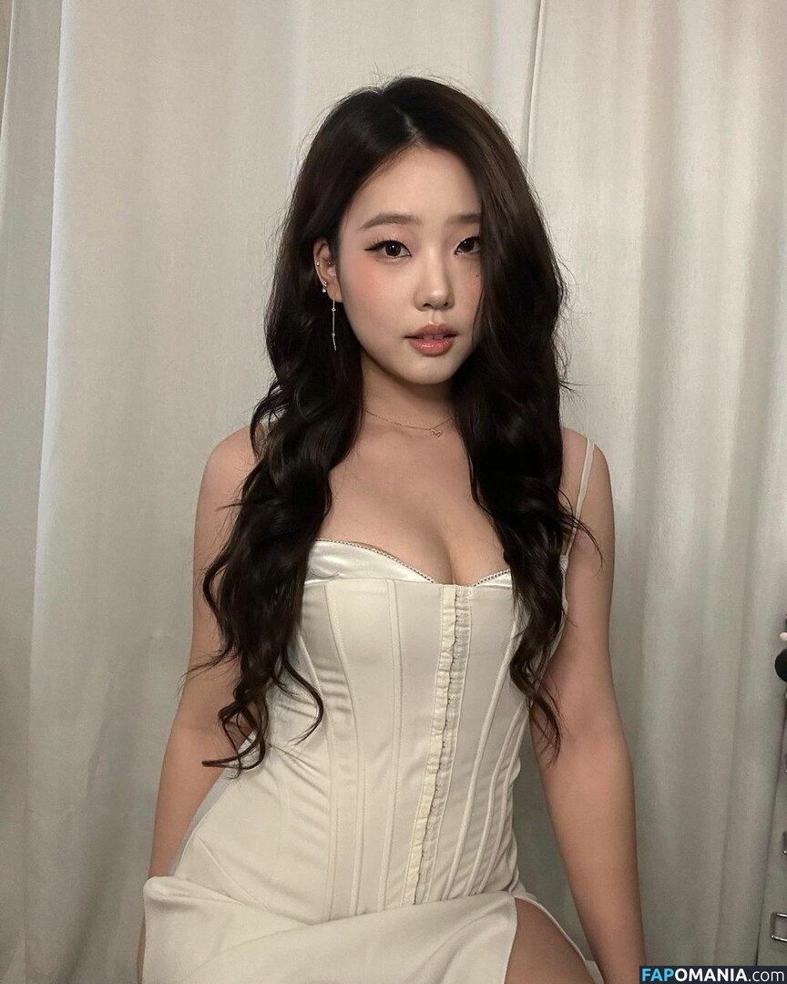 AGirlAndAGame / Jessica / h.yojeong / jessicahkim / jessicanigri Nu OnlyFans  Photo fuitée #305