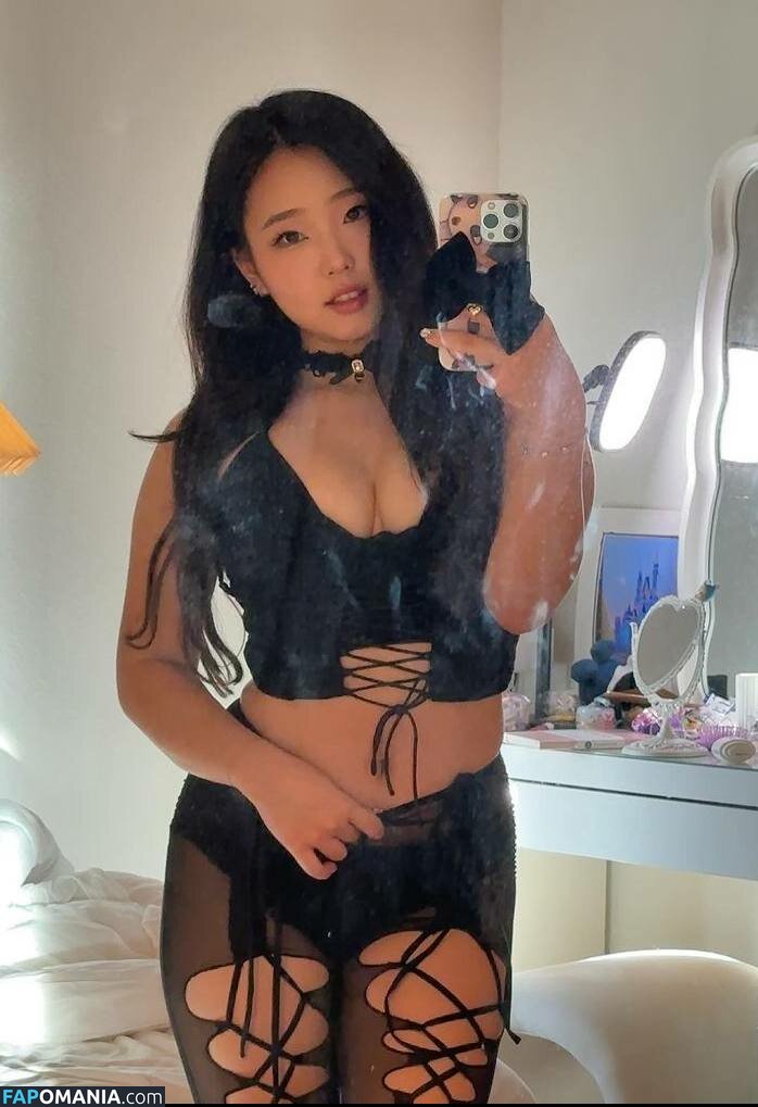 AGirlAndAGame / Jessica / h.yojeong / jessicahkim / jessicanigri Nu OnlyFans  Photo fuitée #690