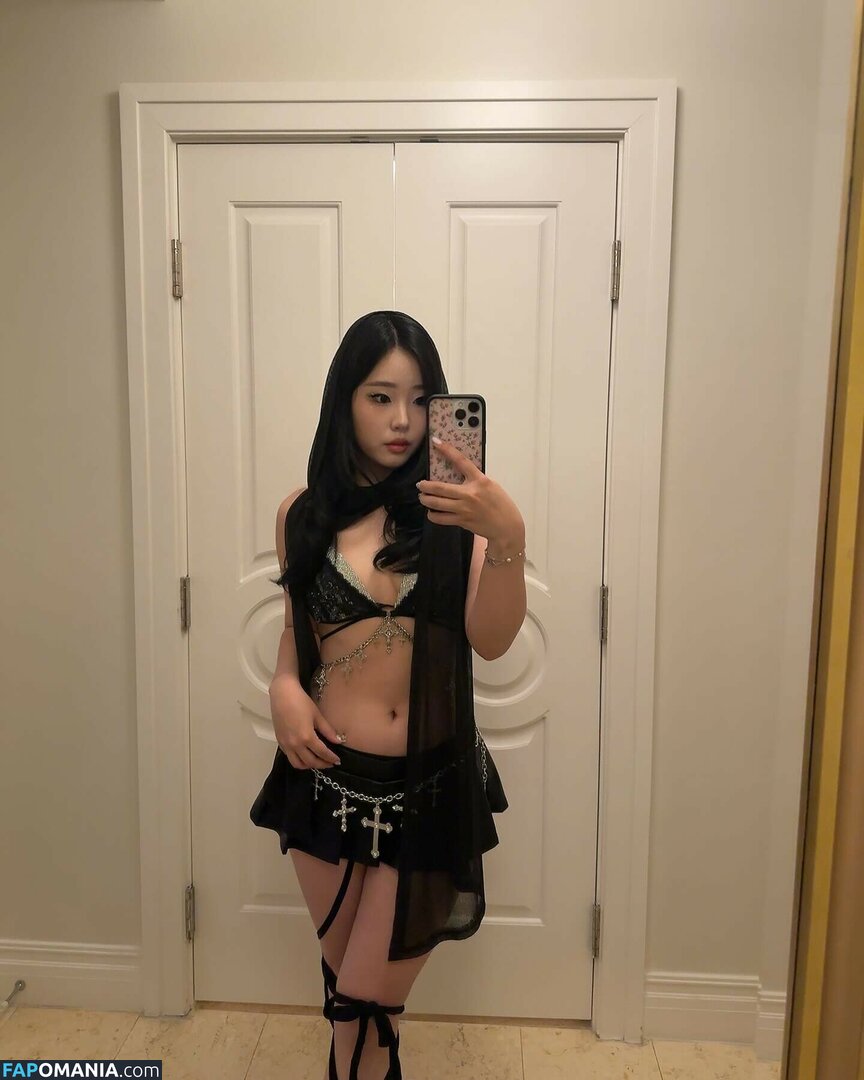 AGirlAndAGame / Jessica / h.yojeong / jessicahkim / jessicanigri Nu OnlyFans  Photo fuitée #711