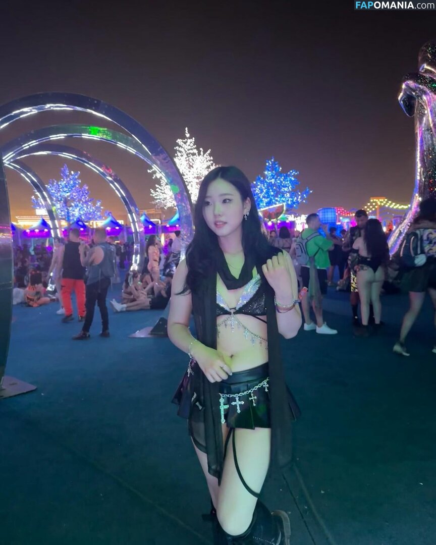 AGirlAndAGame / Jessica / h.yojeong / jessicahkim / jessicanigri Nu OnlyFans  Photo fuitée #718