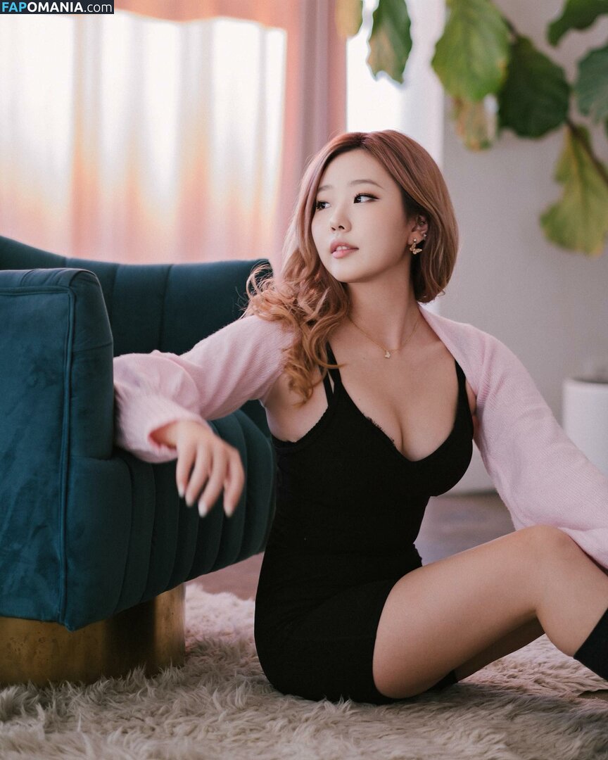 AGirlAndAGame / Jessica / h.yojeong / jessicahkim / jessicanigri Nu OnlyFans  Photo fuitée #844