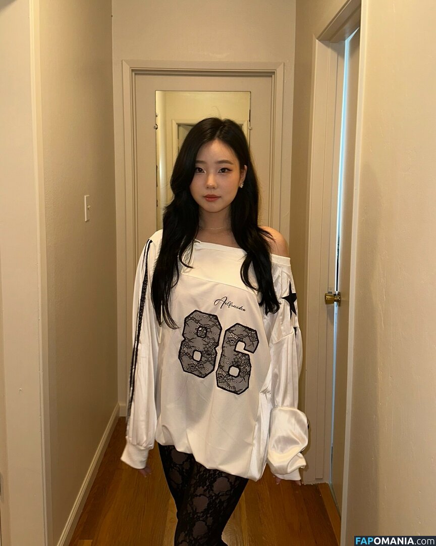 AGirlAndAGame / Jessica / h.yojeong / jessicahkim / jessicanigri Nu OnlyFans  Photo fuitée #884