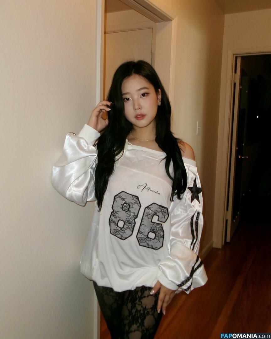 AGirlAndAGame / Jessica / h.yojeong / jessicahkim / jessicanigri Nu OnlyFans  Photo fuitée #886