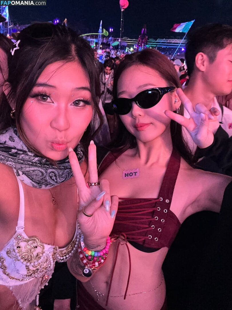 AGirlAndAGame / Jessica / jessicahkim / jessicanigri / kaburbank Nu OnlyFans  Photo fuitée #953