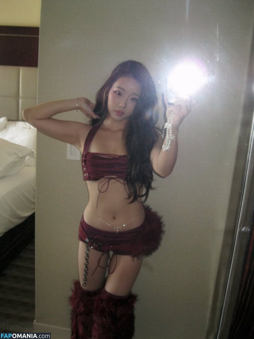 AGirlAndAGame / Jessica / jessicahkim / jessicanigri / kaburbank Nu OnlyFans  Photo fuitée #957