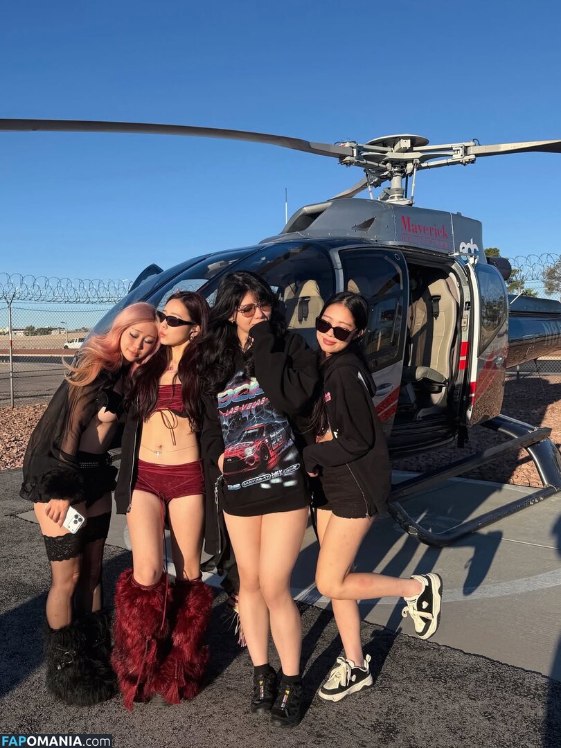 AGirlAndAGame / Jessica / jessicahkim / jessicanigri / kaburbank Nu OnlyFans  Photo fuitée #958