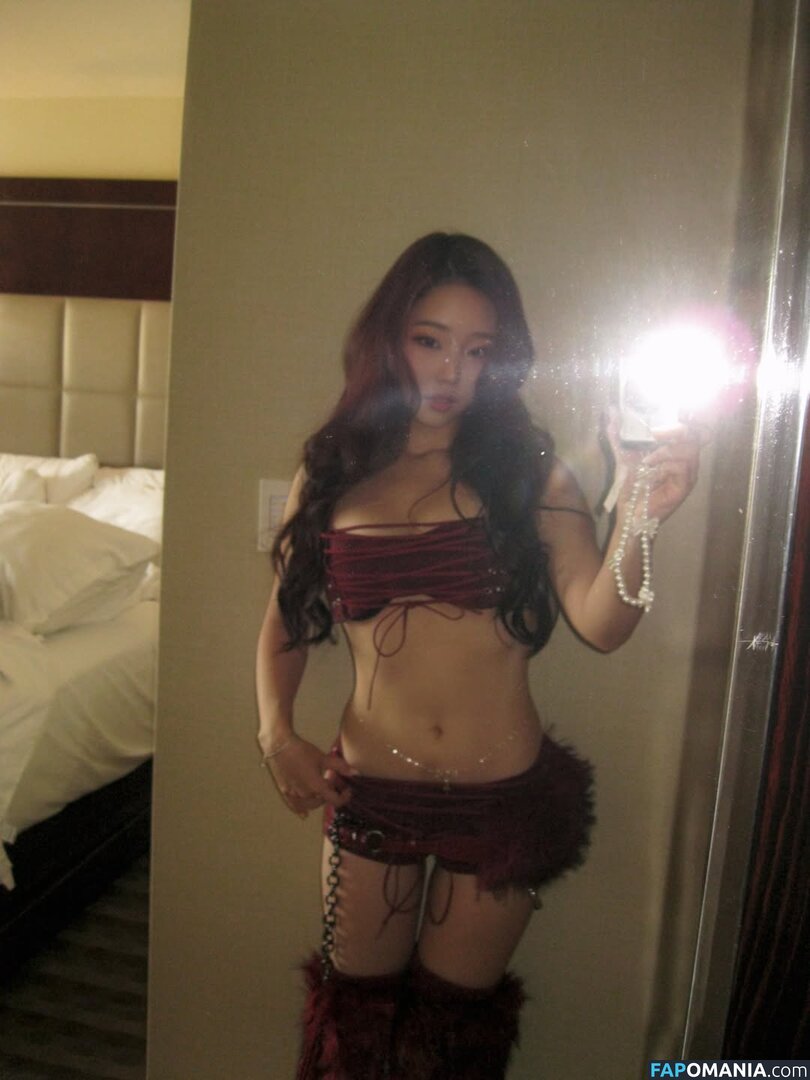 AGirlAndAGame / Jessica / jessicahkim / jessicanigri / kaburbank Nu OnlyFans  Photo fuitée #959