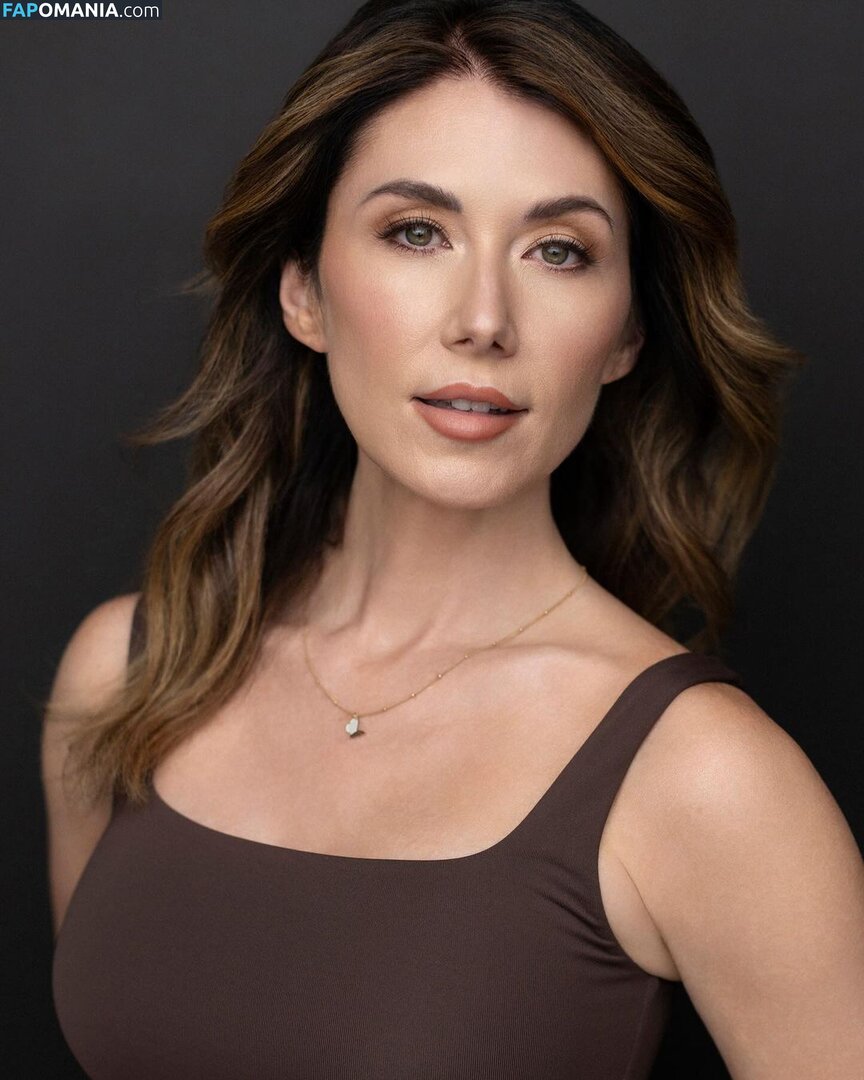 Jewel Staite / JewelStaite Nu OnlyFans  Photo fuitée #325