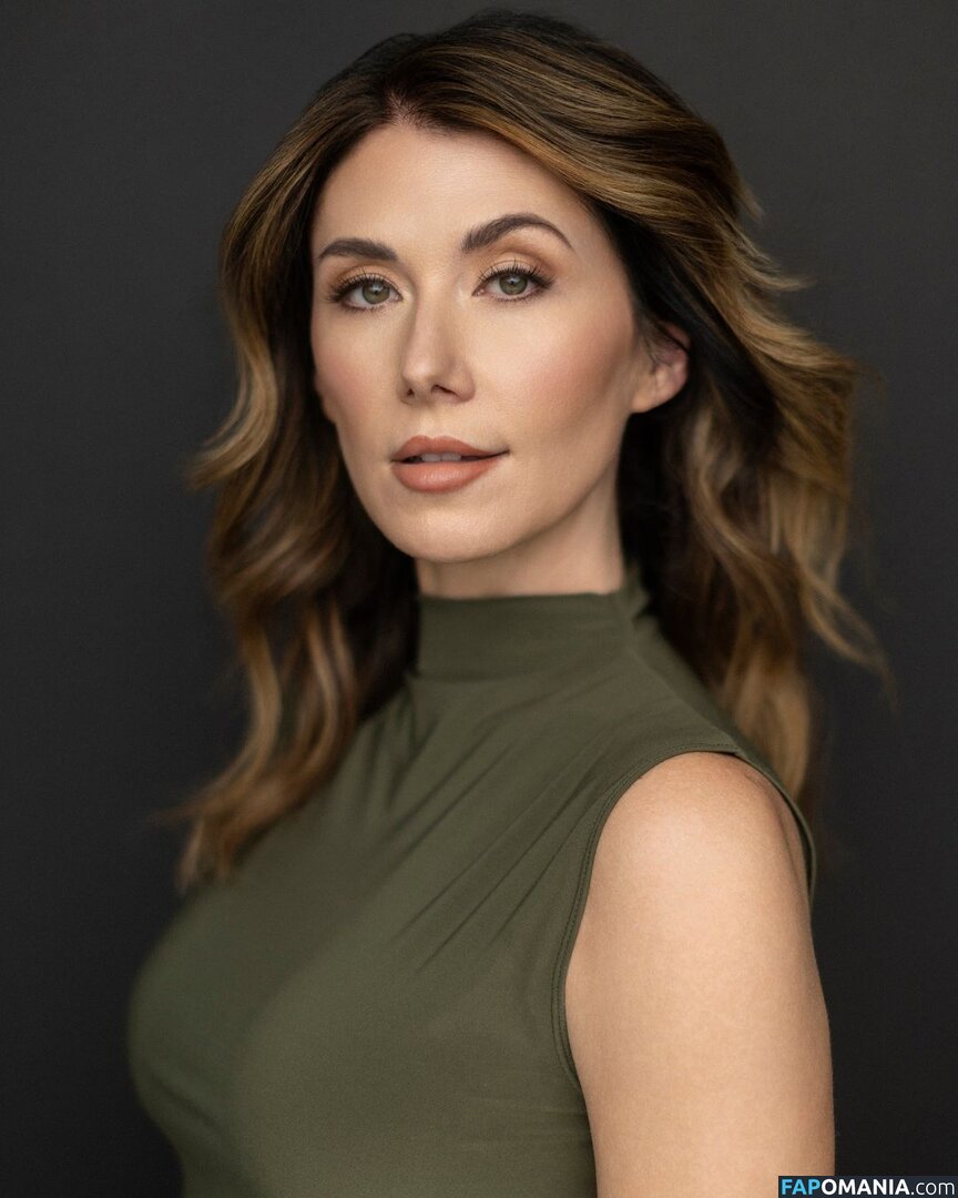 Jewel Staite / JewelStaite Nu OnlyFans  Photo fuitée #326