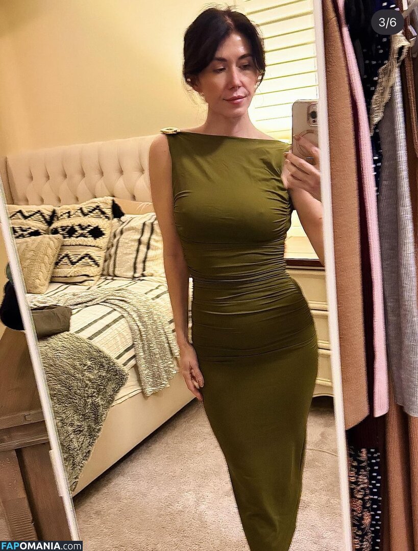 Jewel Staite / JewelStaite Nu OnlyFans  Photo fuitée #329