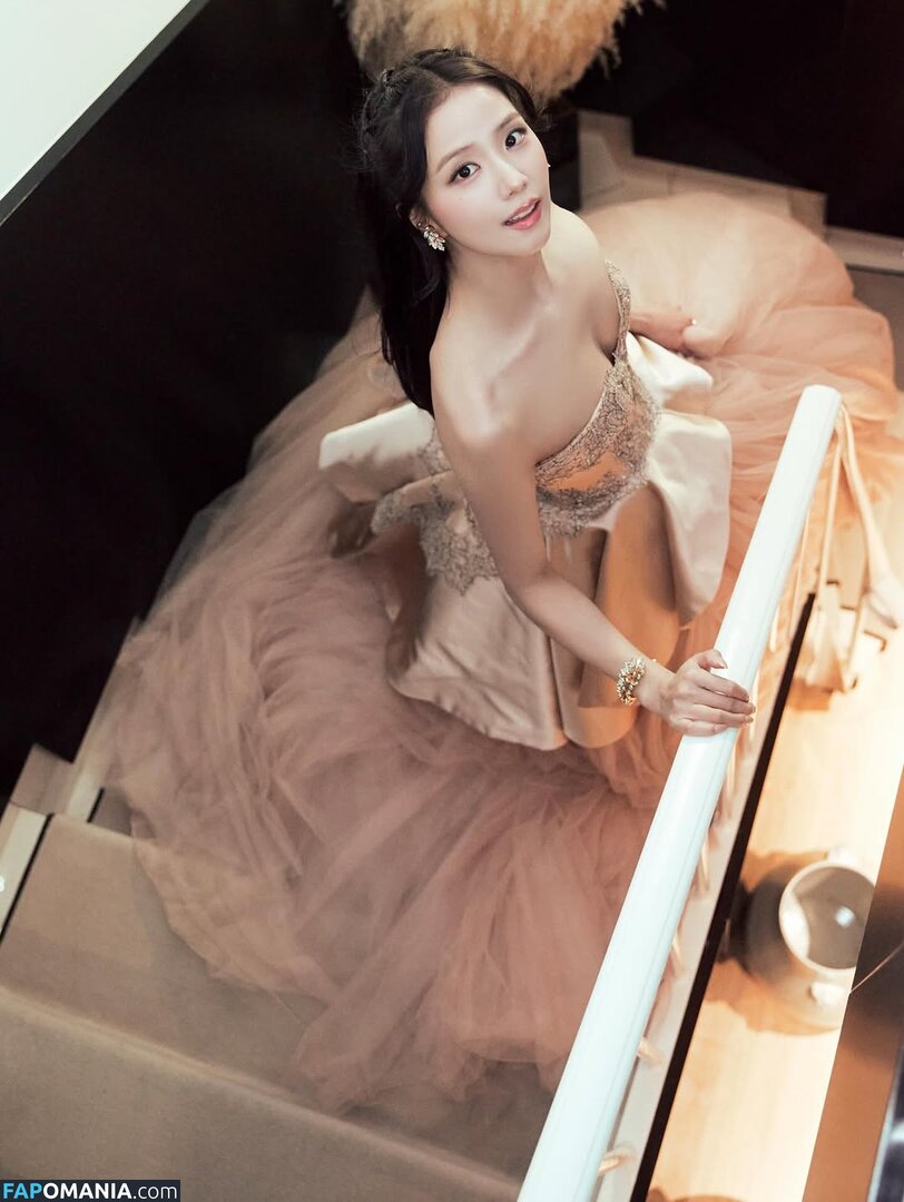 BLACKPINK / Jisoo / qenshizu / sooyaaa__ Nu OnlyFans  Photo fuitée #613