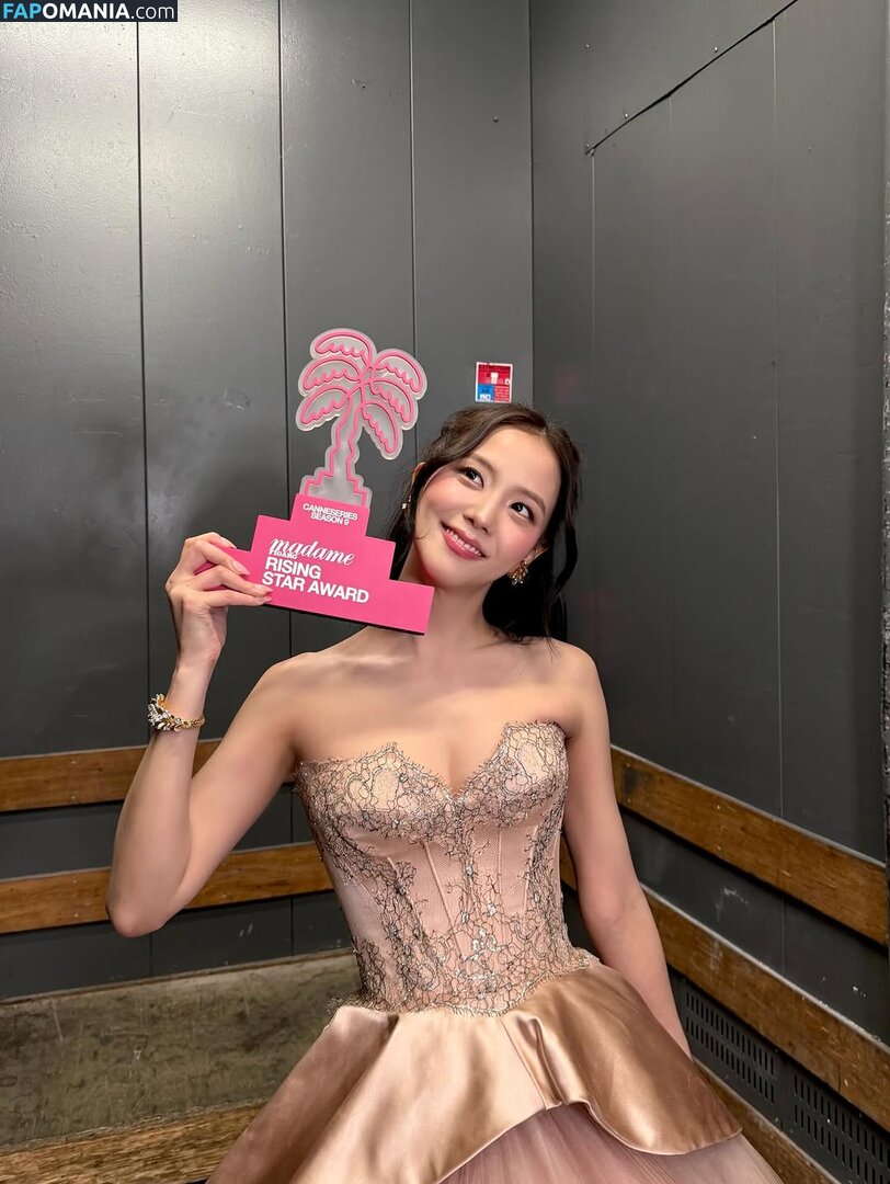 BLACKPINK / Jisoo / qenshizu / sooyaaa__ Nu OnlyFans  Photo fuitée #621