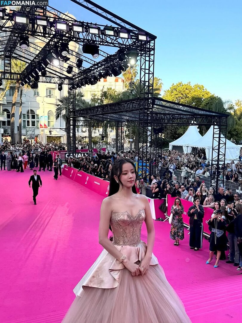 BLACKPINK / Jisoo / qenshizu / sooyaaa__ Nu OnlyFans  Photo fuitée #630