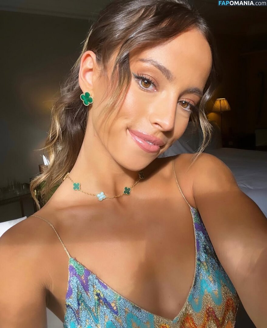 Jolie Sharpe / joliesharpe Nu OnlyFans  Photo fuitée #6