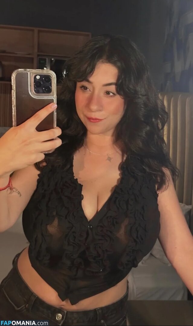 Josahandry Lia / josahandrylia / liasmooda Nu OnlyFans  Photo fuitée #116