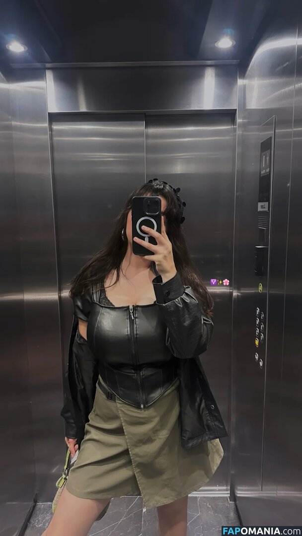 Josahandry Lia / josahandrylia / liasmooda Nu OnlyFans  Photo fuitée #126